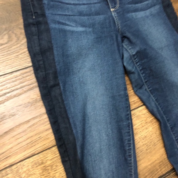 Paige Verdugo ankel raw hem two tone jeans - Picture 3 of 9
